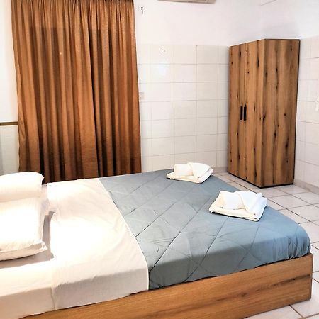 آغيوس غيوريوس Eleni Apartments Sant George Beach المظهر الخارجي الصورة