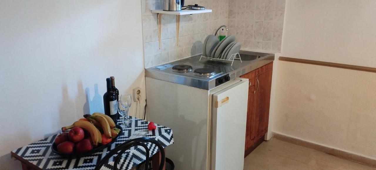 آغيوس غيوريوس Eleni Apartments Sant George Beach المظهر الخارجي الصورة