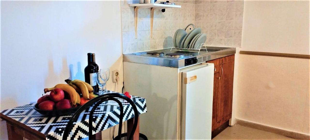 آغيوس غيوريوس Eleni Apartments Sant George Beach المظهر الخارجي الصورة