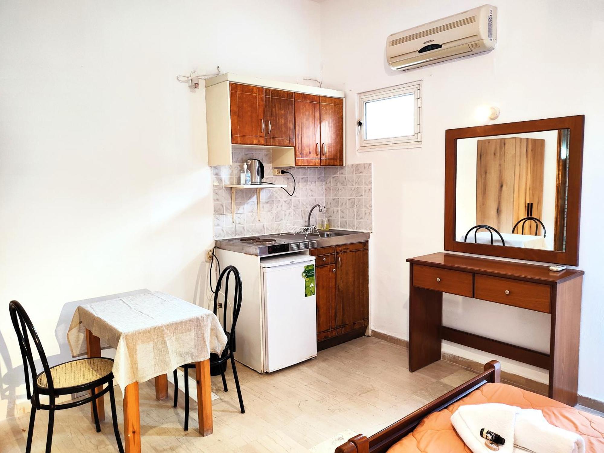 آغيوس غيوريوس Eleni Apartments Sant George Beach المظهر الخارجي الصورة
